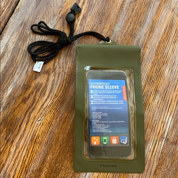 Kikkerland Waterproof Phone Sleeve 2025